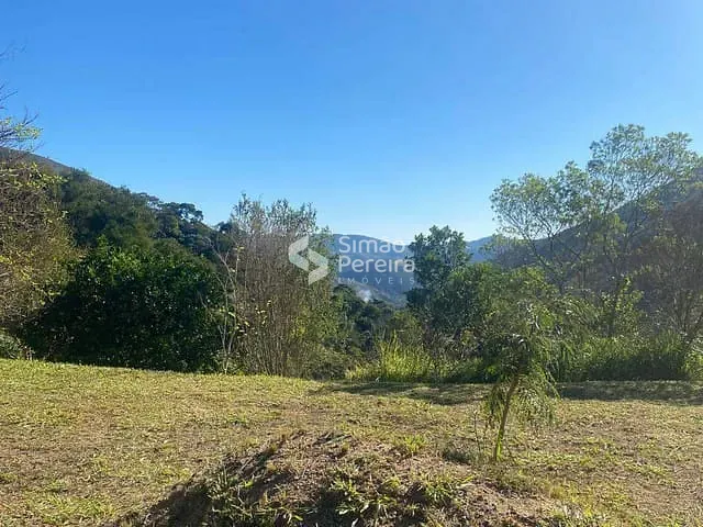 Sítio com 65949m² 2 quartos e 2 banheiros, à venda, no bairro Araras em Petrópolis