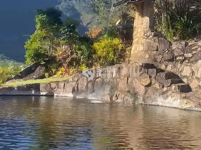 Sítio com 65949m² 2 quartos e 2 banheiros, à venda, no bairro Araras em Petrópolis