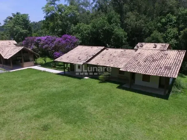 Sítio com 20000m² 4 quartos e 3 banheiros, à venda, no bairro Vila Sao Sebastiao em Santa Branca