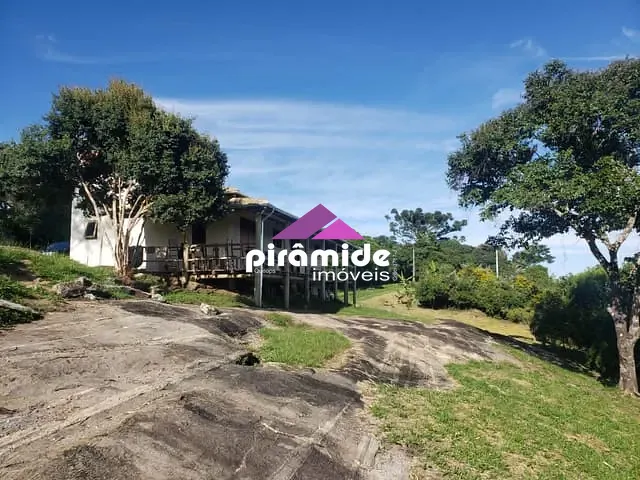 Sítio com 60500m² 3 quartos e 3 banheiros, à venda, no bairro Itacuruçá em Cunha