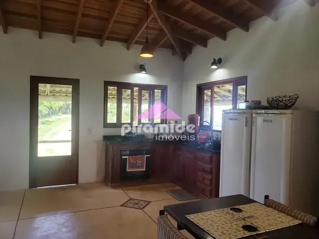 Sítio com 60500m² 3 quartos e 3 banheiros, à venda, no bairro Itacuruçá em Cunha