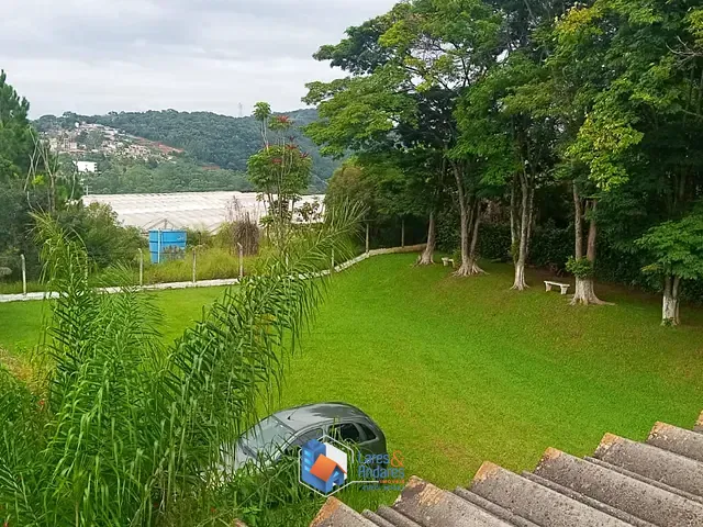 Sítio com 1000m², à venda, no bairro Vila Santa Helena em Atibaia