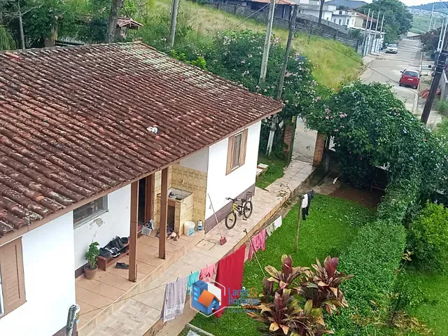 Sítio com 1000m², à venda, no bairro Vila Santa Helena em Atibaia