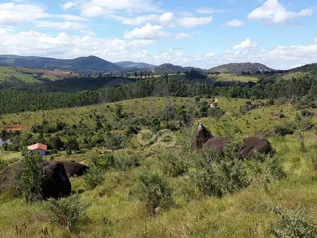 Sítio com 263360m² 2 quartos e 1 banheiro, à venda, no bairro Zona Rural em Morungaba