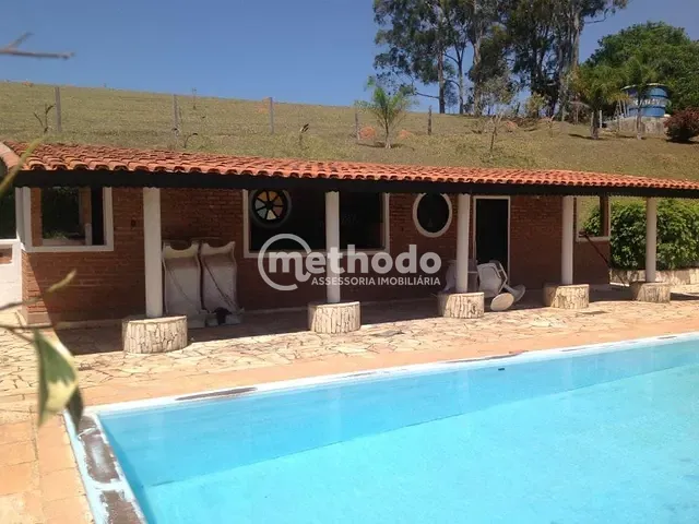 Sítio com 104000m² 3 quartos e 4 banheiros, à venda, no bairro Santana em Bragança Paulista
