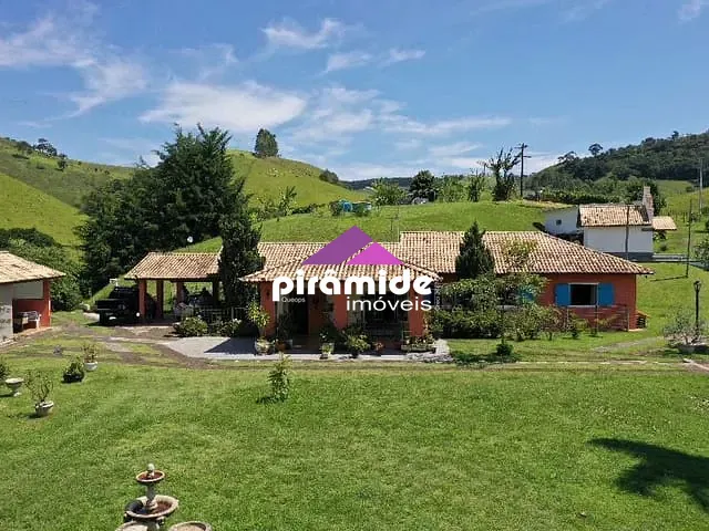 Sítio com 38000m² 4 quartos e 6 banheiros, à venda, no bairro Borda Do Campo em Cunha