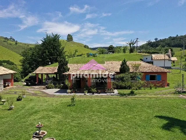 Sítio com 38000m² 4 quartos e 6 banheiros, à venda, no bairro Borda Do Campo em Cunha