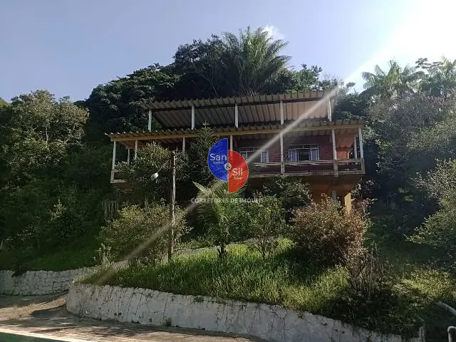 Sítio com 12000m² 2 quartos e 1 banheiro, à venda, no bairro Praia do Imperador (Praia de Mauá) em Magé