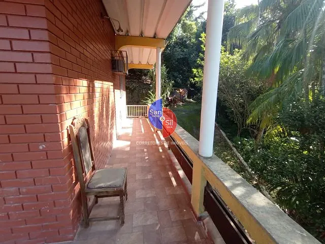 Sítio com 12000m² 2 quartos e 1 banheiro, à venda, no bairro Praia do Imperador (Praia de Mauá) em Magé