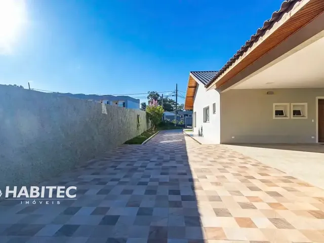 Casa com 3016m² 3 quartos e 3 banheiros, à venda, no bairro Centro em Quatro Barras