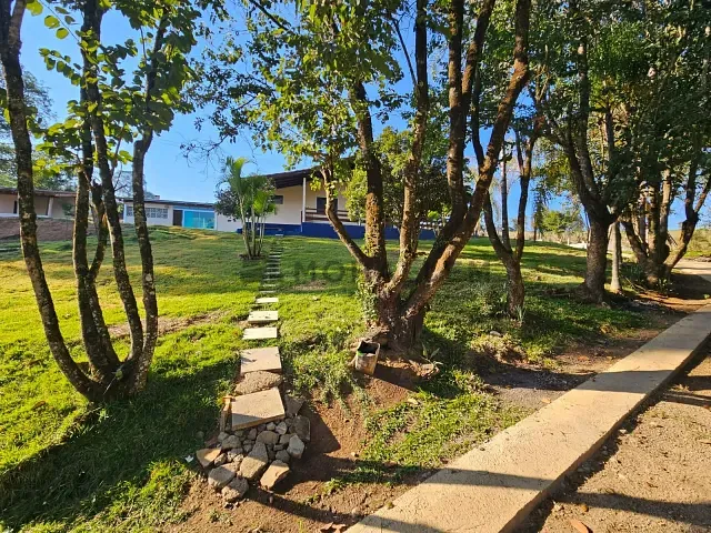 Sítio com 255m² 3 quartos e 2 banheiros, à venda, no bairro Santa Barbara em Piranguinho