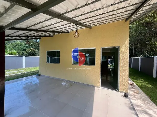 Sítio com 900m² 2 quartos e 2 banheiros, à venda, no bairro Baía Branca (Praia de Mauá) em Magé