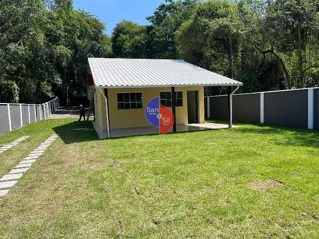 Sítio com 900m² 2 quartos e 2 banheiros, à venda, no bairro Baía Branca (Praia de Mauá) em Magé