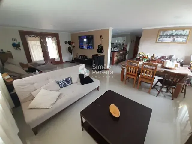 Sítio com 3901m² 5 quartos e 4 banheiros, à venda, no bairro Posse em Petrópolis