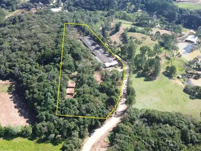 Sítio com 29116m², à venda, no bairro Ferraria em Campo Largo