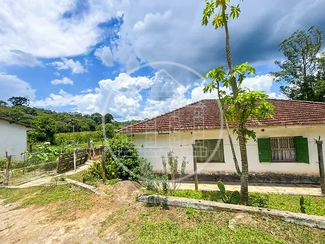 Sítio com 39526m² 4 quartos e 3 banheiros, à venda, no bairro Jardim Novo Parelheiros em São Paulo