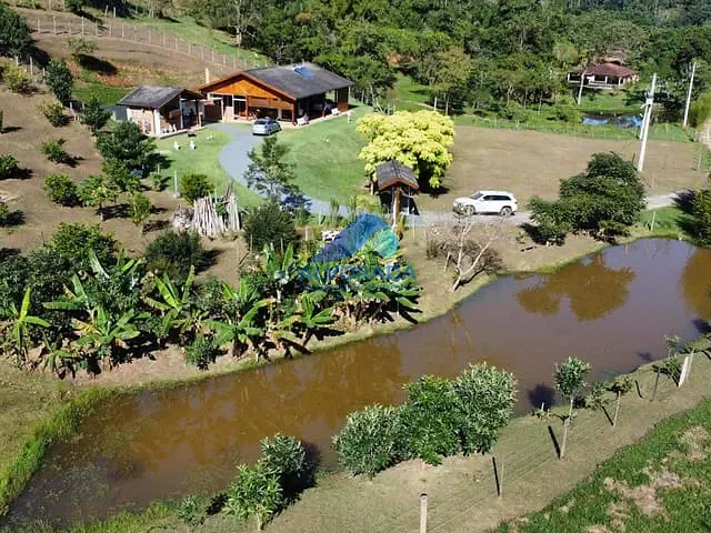 Sítio com 30000m² 2 quartos e 2 banheiros, à venda, no bairro Centro em Monteiro Lobato