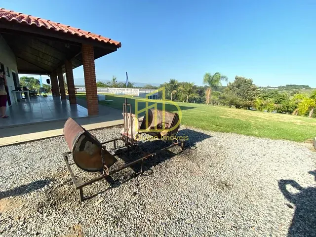 Sítio com 23000m² 6 quartos e 3 banheiros, à venda, no bairro Barreiro em Araçoiaba da Serra