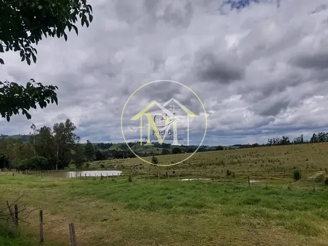 Sítio com 72600m² 3 quartos e 2 banheiros, à venda, no bairro Perímetro Urbano em Guareí