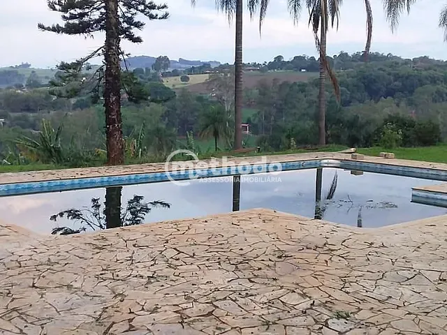 Sítio com 36000m² 3 quartos e 2 banheiros, à venda, no bairro Sítio da Serra em Tuiuti