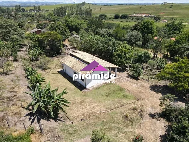Sítio com 24000m² 2 quartos e 1 banheiro, à venda, no bairro Chácara Itamarati em Caçapava