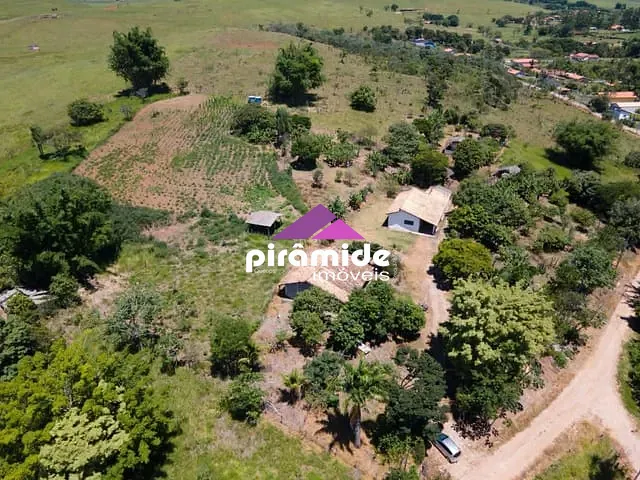 Sítio com 24000m² 2 quartos e 1 banheiro, à venda, no bairro Chácara Itamarati em Caçapava
