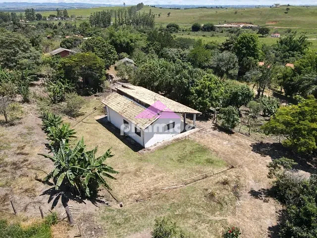Sítio com 24000m² 2 quartos e 1 banheiro, à venda, no bairro Chácara Itamarati em Caçapava