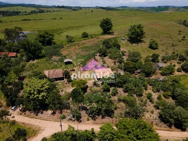 Sítio com 24000m² 2 quartos e 1 banheiro, à venda, no bairro Chácara Itamarati em Caçapava