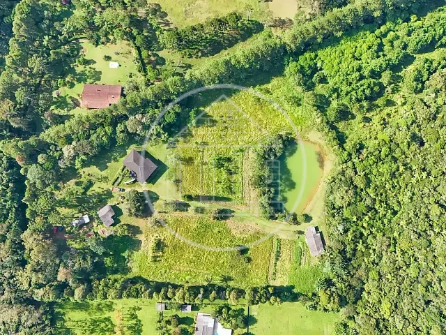 Sítio com 300m² 4 quartos e 4 banheiros, à venda, no bairro Jardim dos Eucaliptos em São Paulo