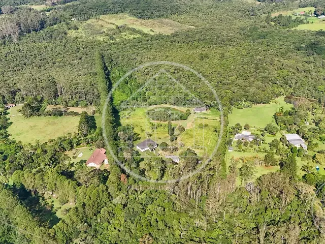Sítio com 300m² 4 quartos e 4 banheiros, à venda, no bairro Jardim dos Eucaliptos em São Paulo