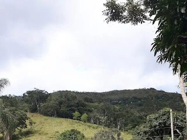 Sítio 3 quartos e 3 banheiros, à venda, no bairro Zona Rural em Lima Duarte