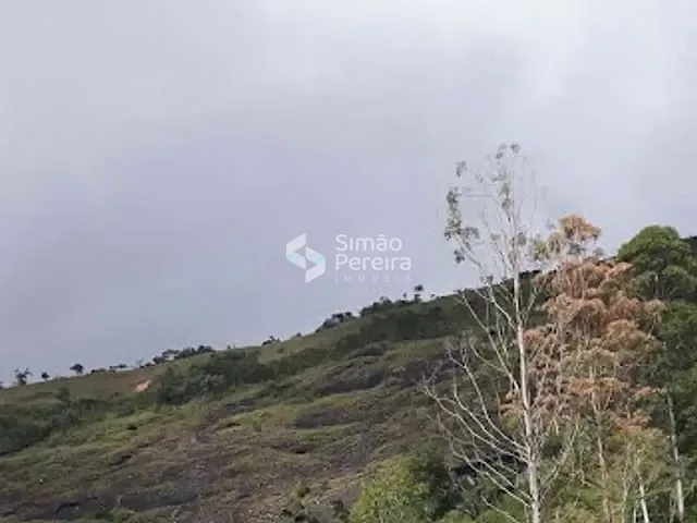 Sítio 3 quartos e 3 banheiros, à venda, no bairro Zona Rural em Lima Duarte