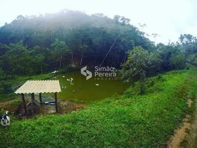 Sítio 3 quartos e 3 banheiros, à venda, no bairro Zona Rural em Lima Duarte