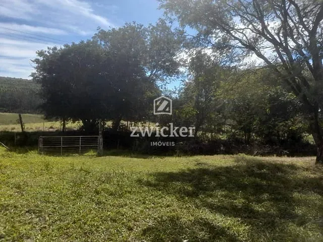 Sítio com 145200m² 1 quarto e 1 banheiro, à venda, no bairro Área Rural de Nogueira em Avaí