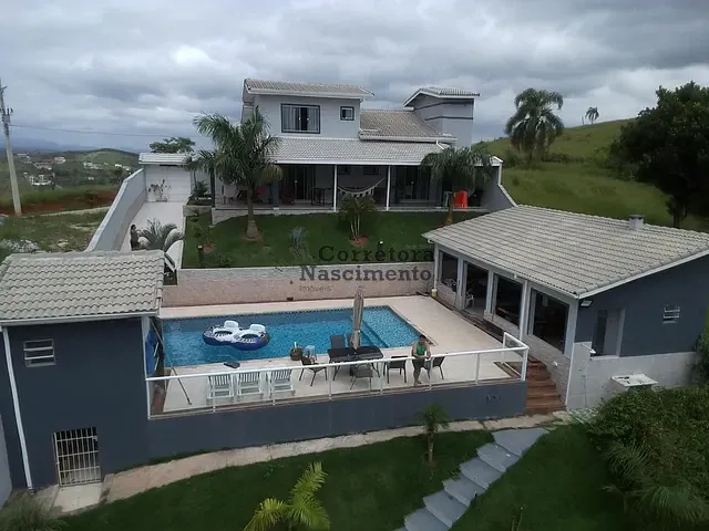 Sítio com 1140m² 4 quartos e 5 banheiros, à venda, no bairro Centro em Igaratá