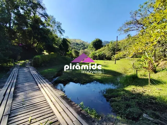 Sítio com 57000m² 2 quartos e 1 banheiro, à venda, no bairro Canaã em Jambeiro