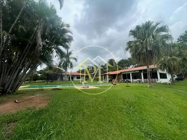 Sítio com 40000m² 4 quartos e 3 banheiros, à venda, no bairro Centro em Itu