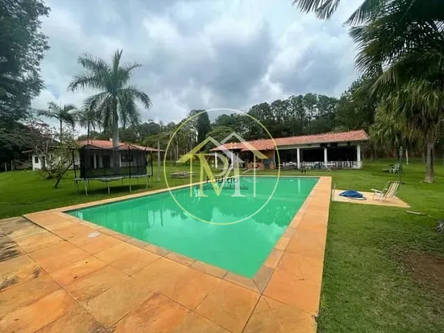 Sítio com 40000m² 4 quartos e 3 banheiros, à venda, no bairro Centro em Itu