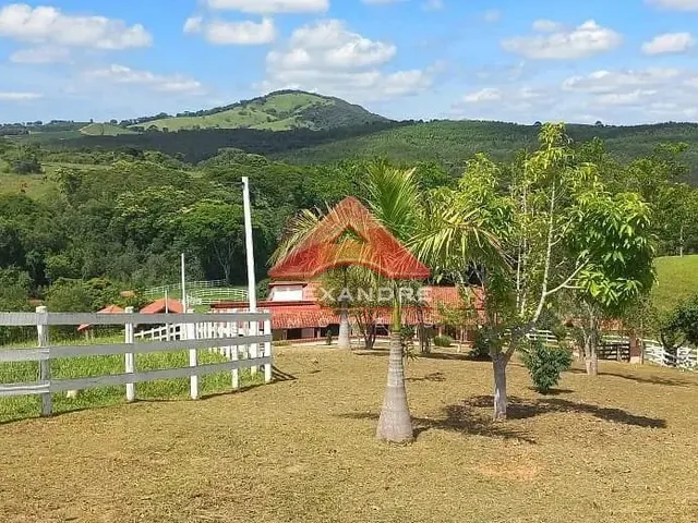 Sítio com 178000m² 3 quartos e 3 banheiros, à venda, no bairro Rio do Peixe em Baependi