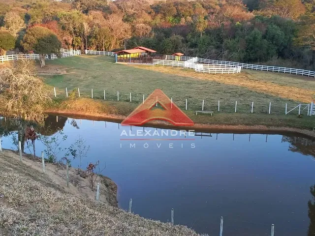 Sítio com 178000m² 3 quartos e 3 banheiros, à venda, no bairro Rio do Peixe em Baependi