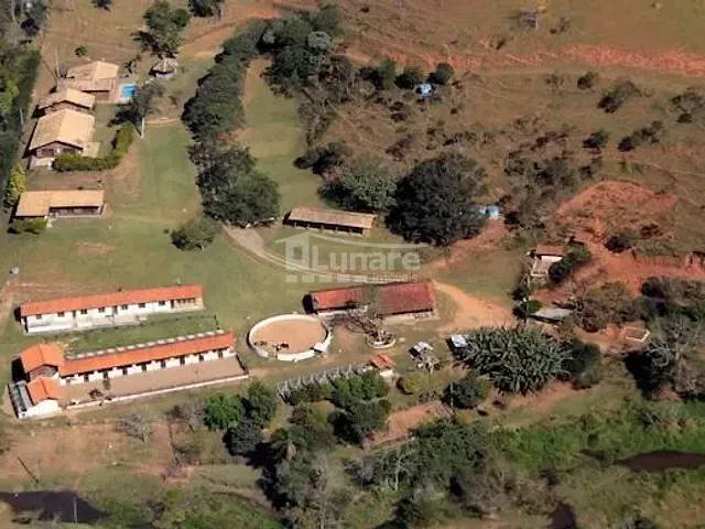 Sítio com 72000m² 6 quartos e 8 banheiros, à venda, no bairro Paratei em Guararema