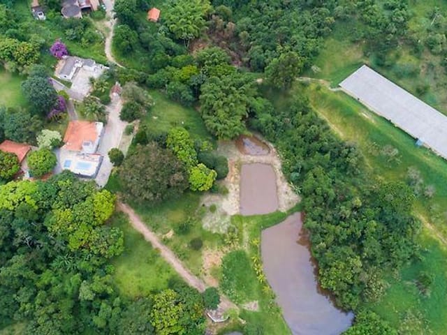 Sítio com 54000m² 7 quartos e 5 banheiros, à venda, no bairro Centro em Lavras