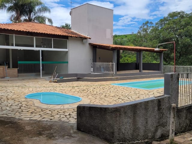 Sítio com 54000m² 7 quartos e 5 banheiros, à venda, no bairro Centro em Lavras