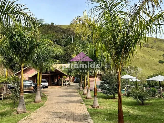 Sítio com 130000m² 7 quartos e 1 banheiro, à venda, no bairro Área Rural de Paraibuna em Paraibuna