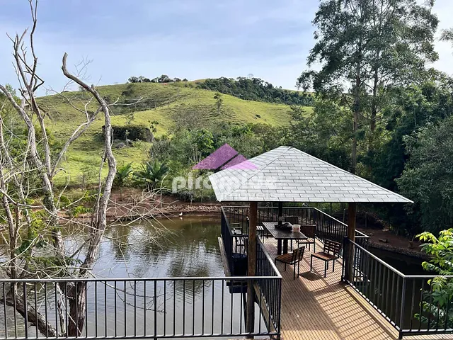 Sítio com 130000m² 7 quartos e 1 banheiro, à venda, no bairro Área Rural de Paraibuna em Paraibuna