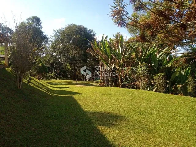 Sítio com 60000m² 4 quartos e 2 banheiros, à venda, no bairro Estrada das Voltas em Olaria