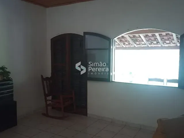 Sítio com 60000m² 4 quartos e 2 banheiros, à venda, no bairro Estrada das Voltas em Olaria