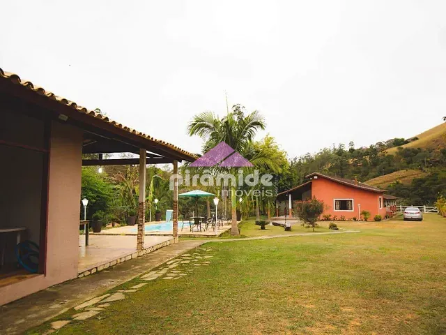 Sítio com 56000m² 5 quartos e 4 banheiros, à venda, no bairro São Francisco Xavier em São José dos Campos