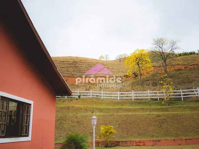 Sítio com 56000m² 5 quartos e 4 banheiros, à venda, no bairro São Francisco Xavier em São José dos Campos