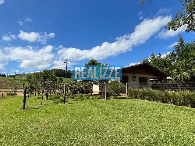 Sítio com 9024m² 1 quarto e 1 banheiro, à venda, no bairro Interior em Marau
